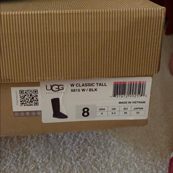 Black classic tall Ugg boots - Picture 3 of 10